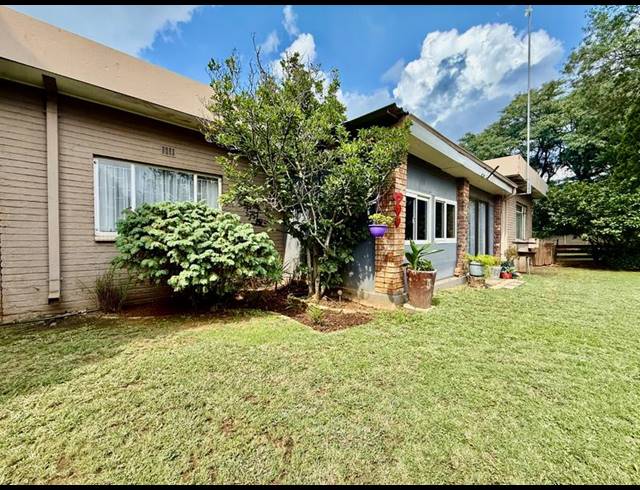 3 BEDROOM HOUSE FOR SALE IN FLORA GARDENS